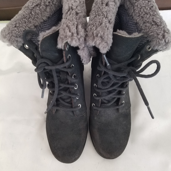 UGG WOMEN'S WINTER BOOTS - Picture 3 of 12